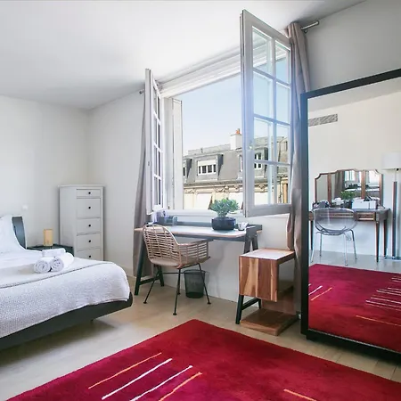 Beautiful 1 Bedroom Luxury Next To Champs-elysees - Pc62a * Paris