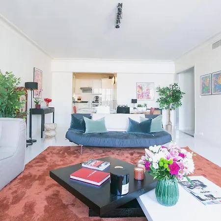 Beautiful 1 Bedroom Luxury Next To Champs-elysees - Pc62a * Paris