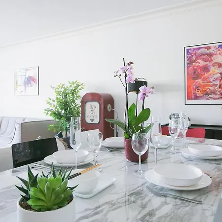 Beautiful 1 Bedroom Luxury Next To Champs-elysees - Pc62a Paris